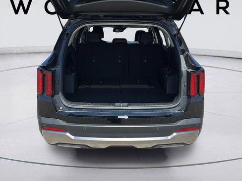 Used 2024 Kia Sorento S image 19