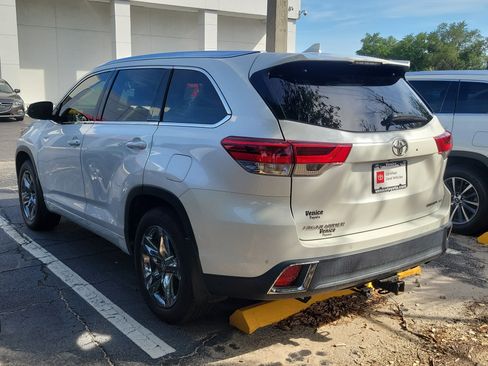 Certified 2018 Toyota Highlander Limited Platinum AWD/4WD image 7