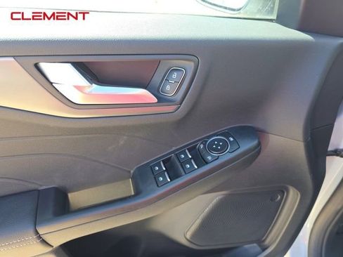 New 2025 Ford Escape SE image 20