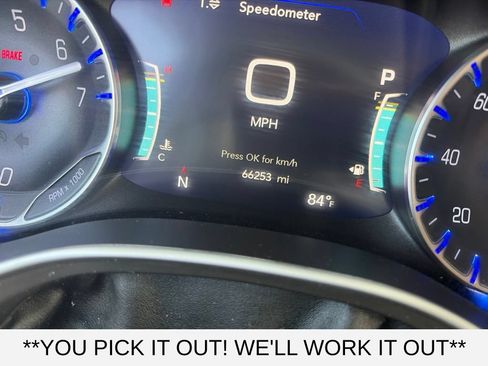 Used 2022 Chrysler Pacifica Touring-L FWD image 12