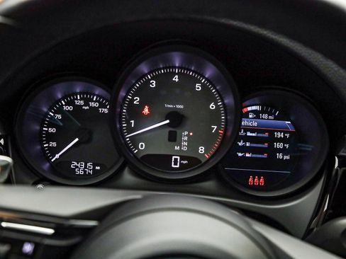 Used 2022 Porsche Macan S image 28