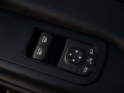 Used 2025 Mercedes-Benz Sprinter 2500 image 28