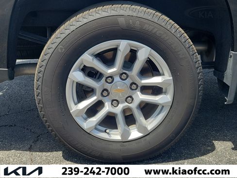 Used 2025 Chevrolet Silverado 1500 LT w/ Protection Package AWD/4WD image 9