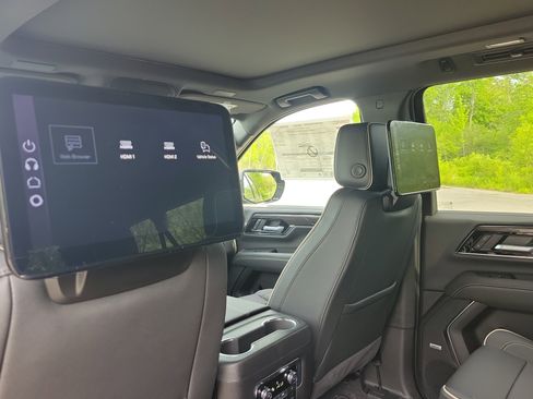 New 2026 GMC Yukon XL Elevation w/ Elevation Premium Package AWD/4WD image 27