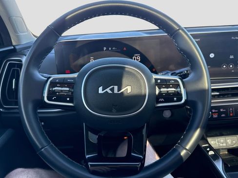 Used 2025 Kia Sorento S w/ Panoramic Sunroof Package AWD/4WD image 11