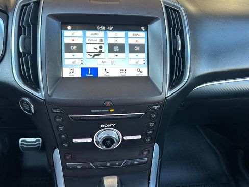 Used 2018 Ford Edge Sport w/ Cold Weather Package AWD/4WD image 9