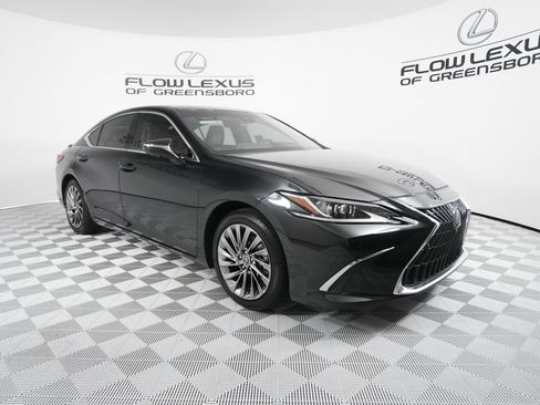 Certified 2024 Lexus ES 300h w/ Technology Package FWD image 3