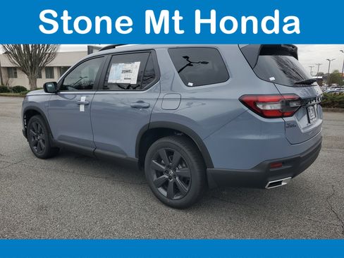 New 2025 Honda Pilot Sport image 4