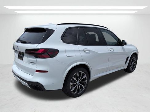 New 2026 BMW X5 xDrive40i w/ M Sport Package AWD/4WD image 4