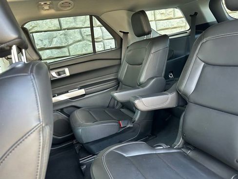 Used 2023 Ford Explorer XLT w/ Equipment Group 202A image 9