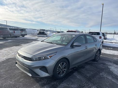 Certified 2023 Kia Forte LXS w/ LXS Technology Package image 7