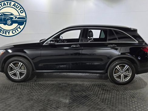 Used 2021 Mercedes-Benz GLC 300 4MATIC w/ Premium Package image 4