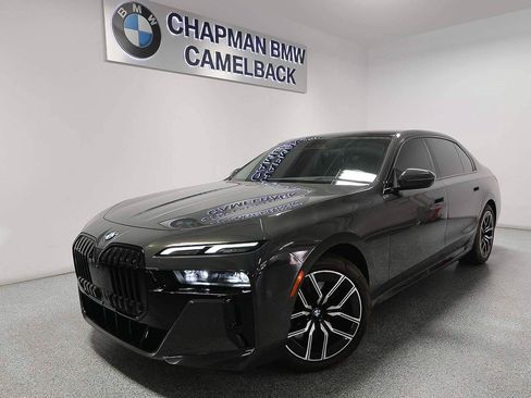 Used 2023 BMW 740i RWD image 1