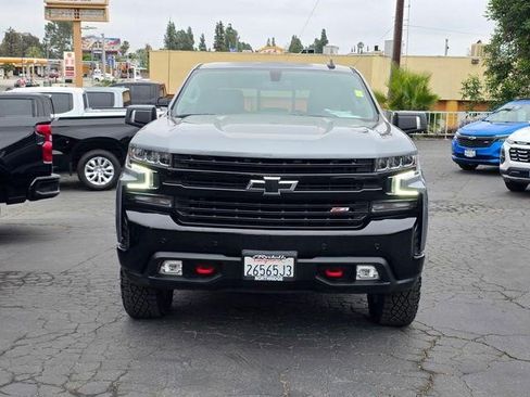 Used 2021 Chevrolet Silverado 1500 LT Trail Boss w/ Convenience Package II AWD/4WD image 2
