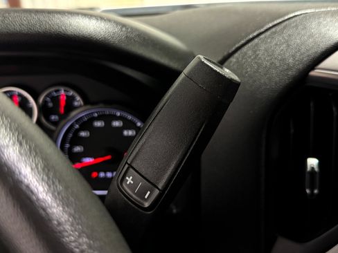 Used 2022 Chevrolet Silverado 2500 Custom w/ Custom Value Package image 25