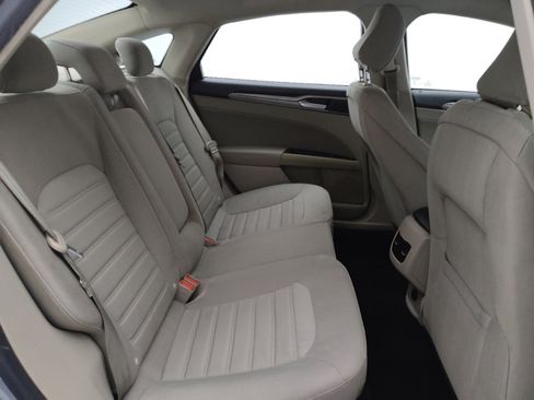 Used 2020 Ford Fusion SE FWD image 19