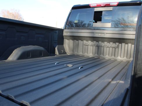 Used 2023 GMC Sierra 2500 Denali w/ Denali Black Diamond Edition image 52