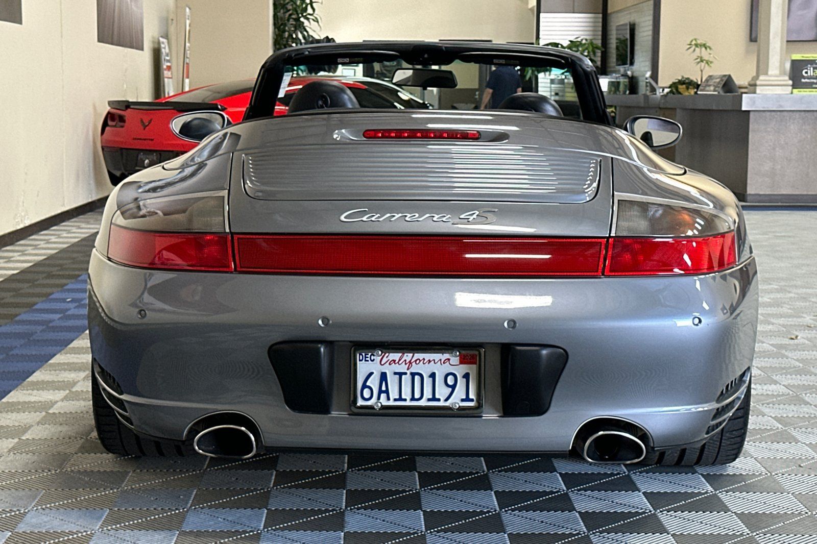 Used 2004 Porsche 911 Carrera RWD image 5
