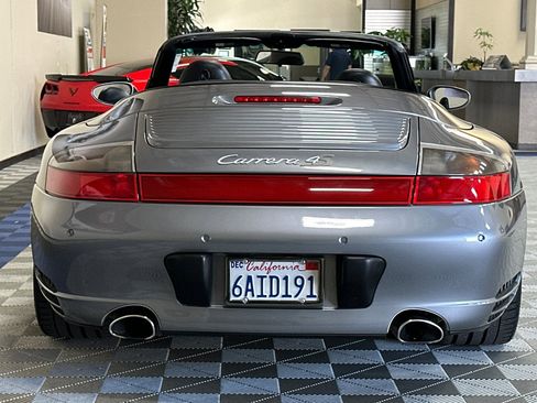 Used 2004 Porsche 911 Carrera RWD image 5