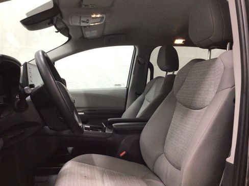 Used 2024 Toyota Sienna LE image 8