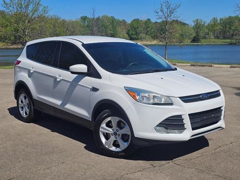 Used 2016 Ford Escape SE AWD/4WD image 2