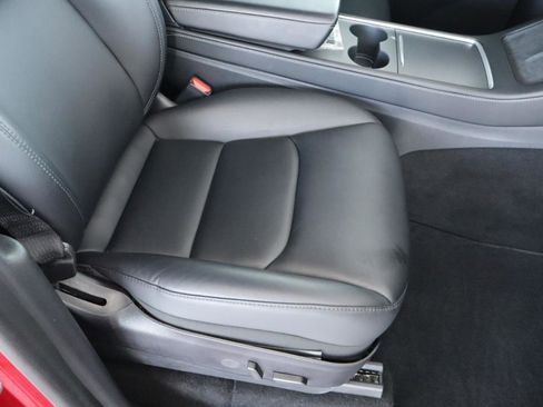 Used 2021 Tesla Model Y Long Range image 35