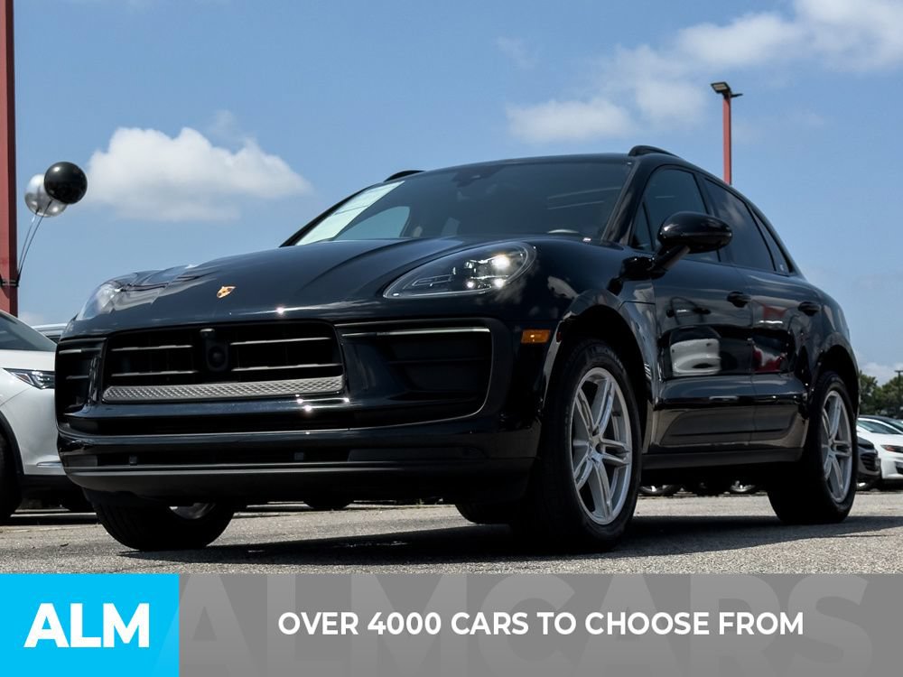 Used 2025 Porsche Macan w/ Premium Package Plus AWD/4WD image 2