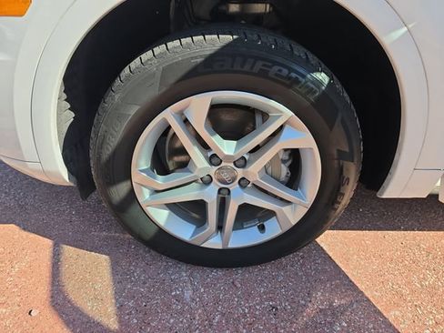 Used 2019 Audi Q5 2.0T Premium w/ Convenience Package AWD/4WD image 24