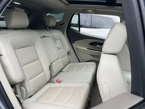 Used 2018 GMC Terrain Denali w/ Advanced Safety Package image 32