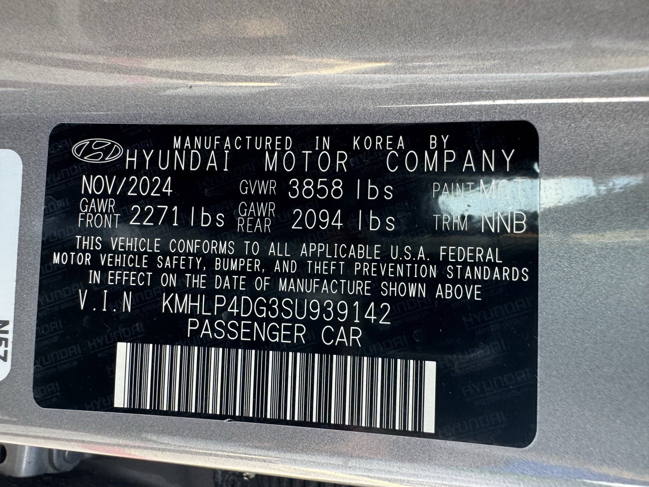 Used 2025 Hyundai Elantra Limited FWD image 35