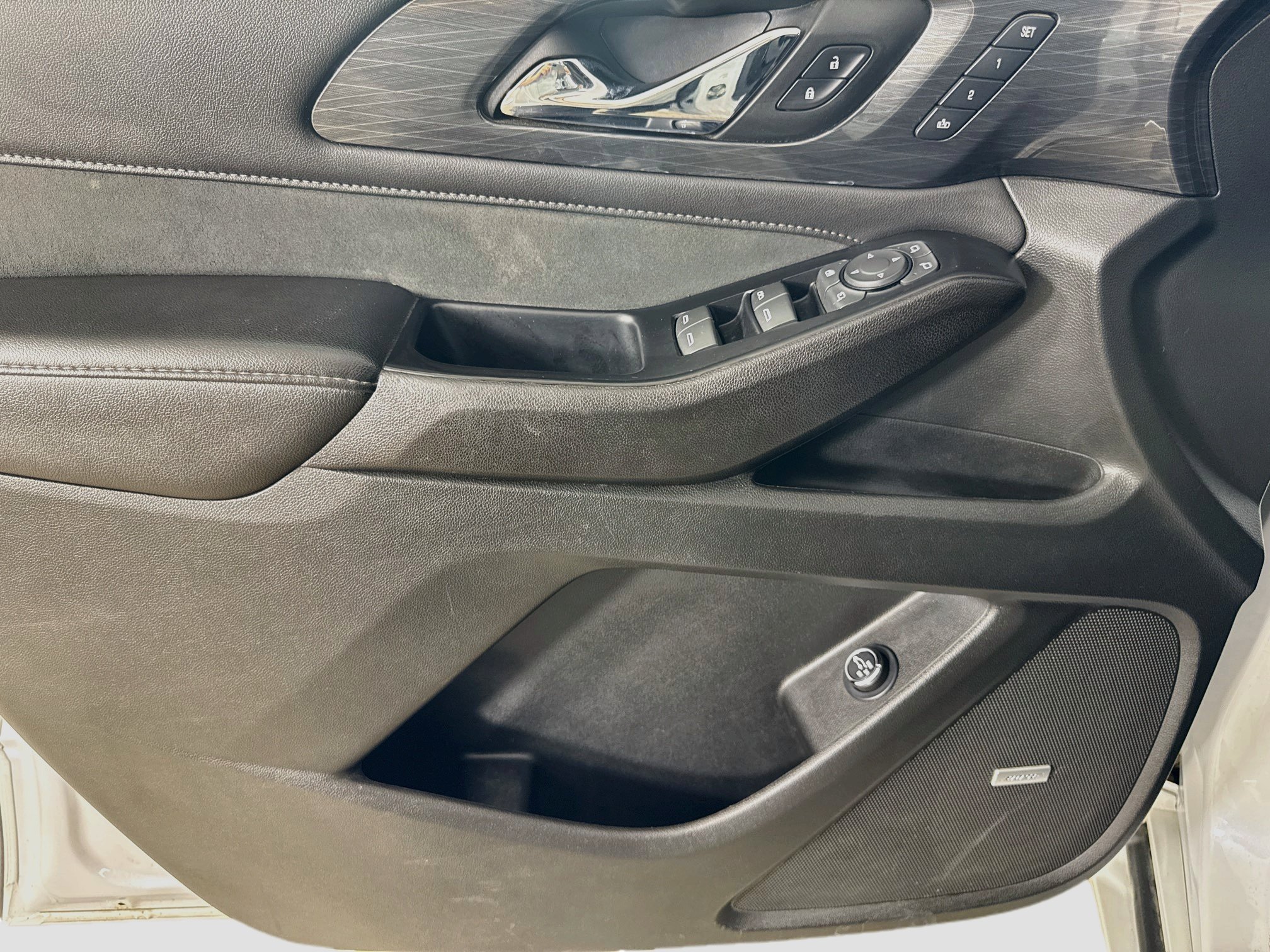 Used 2023 Chevrolet Traverse High Country FWD image 20