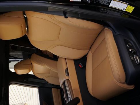 Used 2026 Lexus LX 600 4WD w/ Accessory Package (Z1) image 9