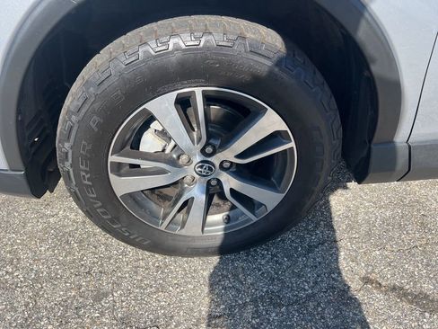 Used 2018 Toyota RAV4 XLE image 51