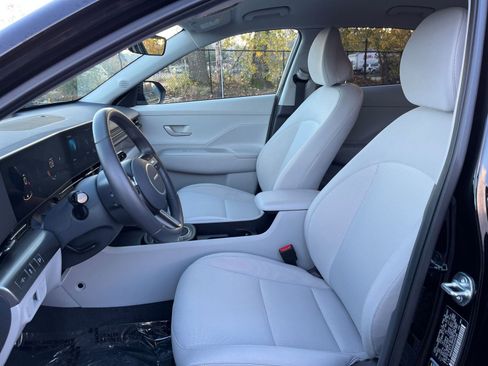 Used 2025 Hyundai Kona SEL image 36
