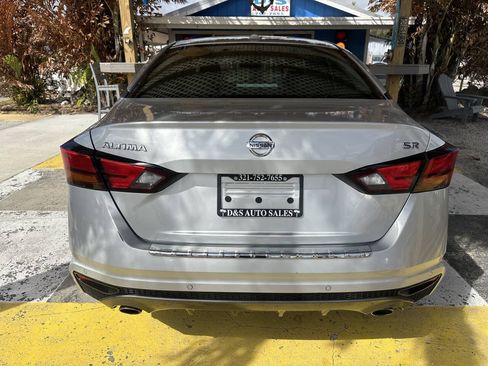 Used 2021 Nissan Altima 2.5 SR FWD image 6