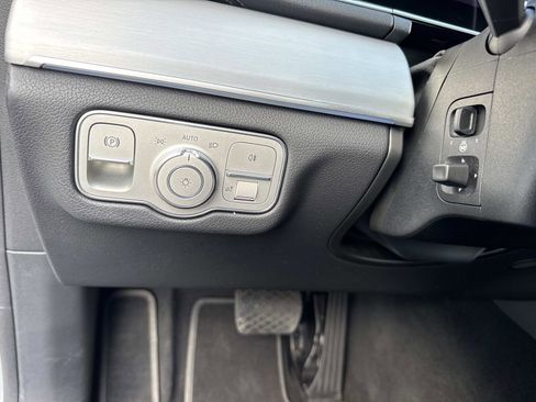 Used 2025 Mercedes-Benz GLS 450 4MATIC image 34