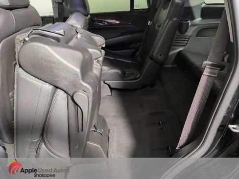 Used 2015 Cadillac Escalade Luxury image 32