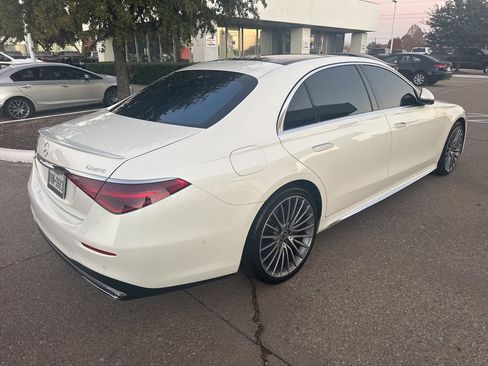 Used 2022 Mercedes-Benz S 580 4MATIC Sedan image 4