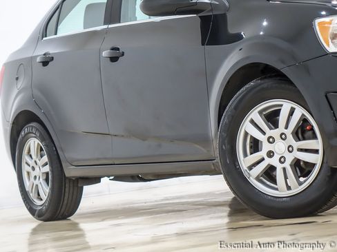 Used 2013 Chevrolet Sonic LT image 4