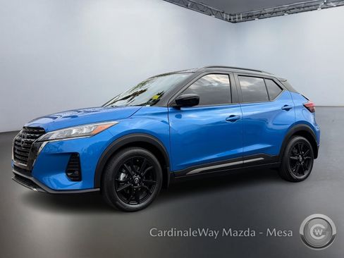 Used 2023 Nissan Kicks SR w/ SR Premium Package image 3