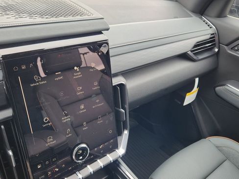 New 2026 GMC Acadia AT4 w/ Luxury Package image 21