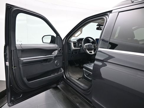 Certified 2024 Ford Expedition Max XLT image 9