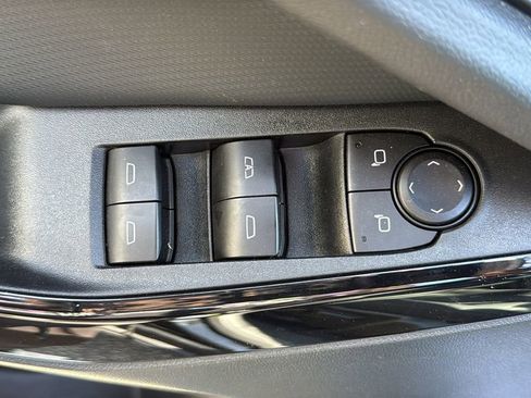 Used 2025 Chevrolet Equinox LT image 16