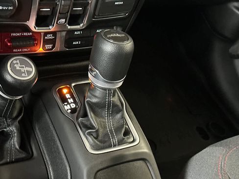 Used 2024 Jeep Gladiator Rubicon image 22