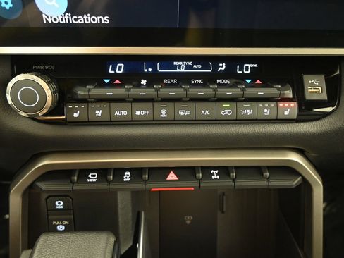 Used 2025 Toyota Sequoia Limited w/ TRD Off-Road Package AWD/4WD image 30