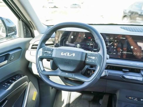 Used 2026 Kia EV9 Light RWD image 17