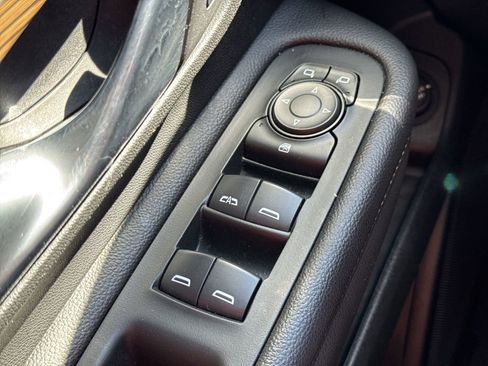 Used 2021 GMC Terrain SLE w/ Driver Convenience Package image 15