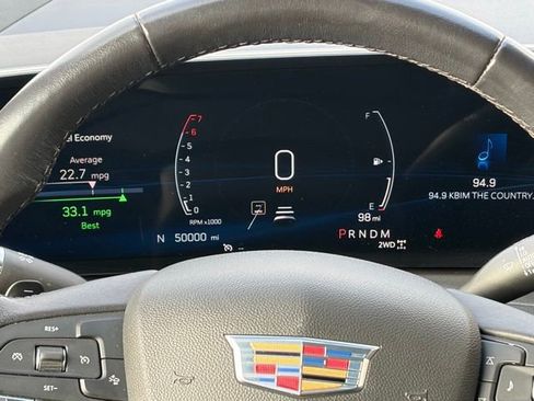 Used 2024 Cadillac XT4 Premium Luxury image 17