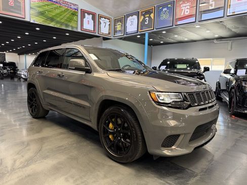 Used 2021 Jeep Grand Cherokee Trackhawk AWD/4WD image 3