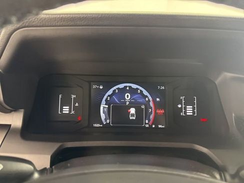 Used 2025 Toyota Tacoma SR5 image 31